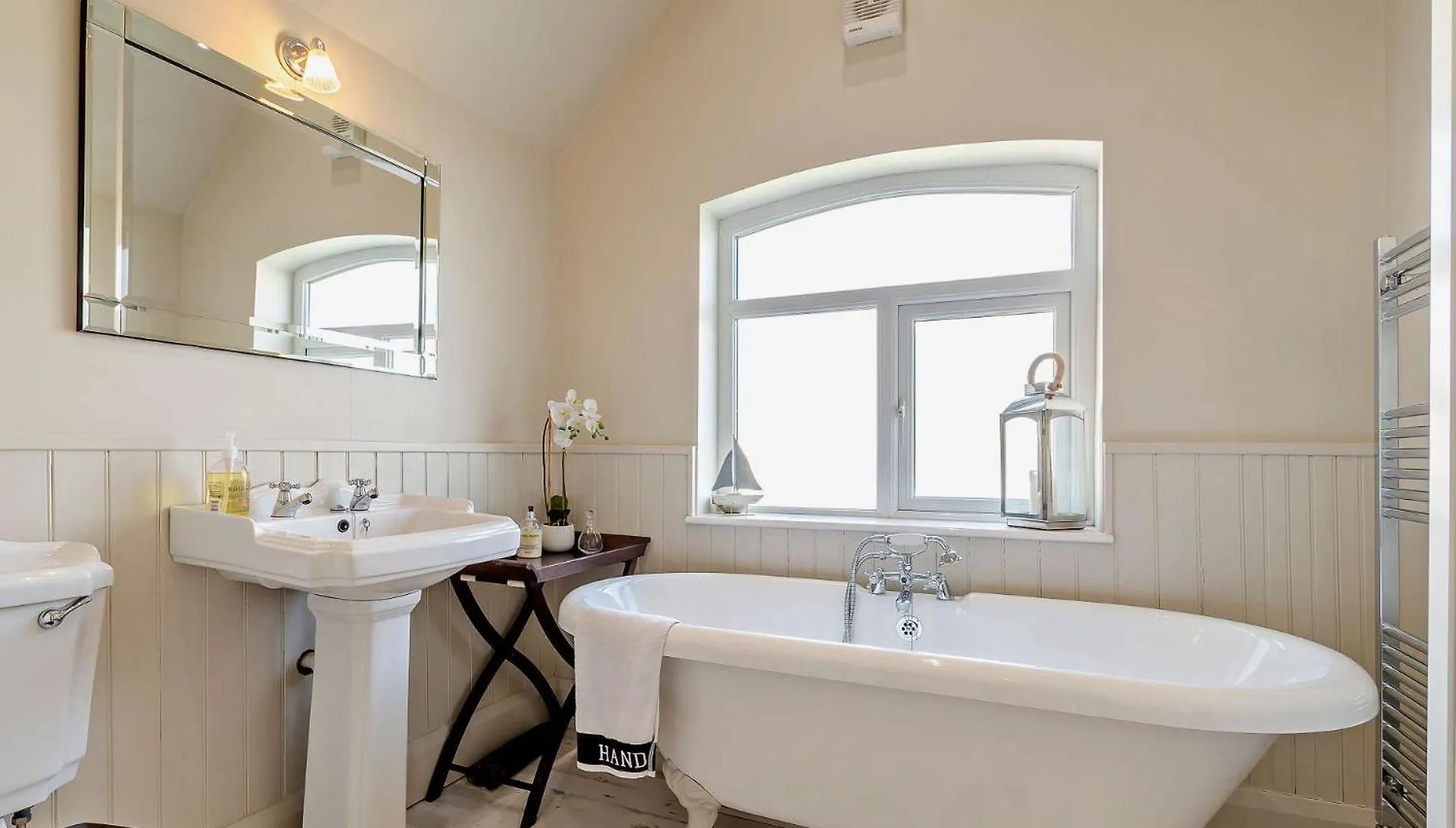 2 Bed In Harrogate 74981 Villa United Kingdom